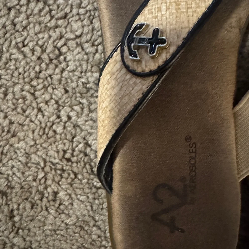 A2 By Aerosoles Beige and Black Women's Sandals - Picture 2 of 3